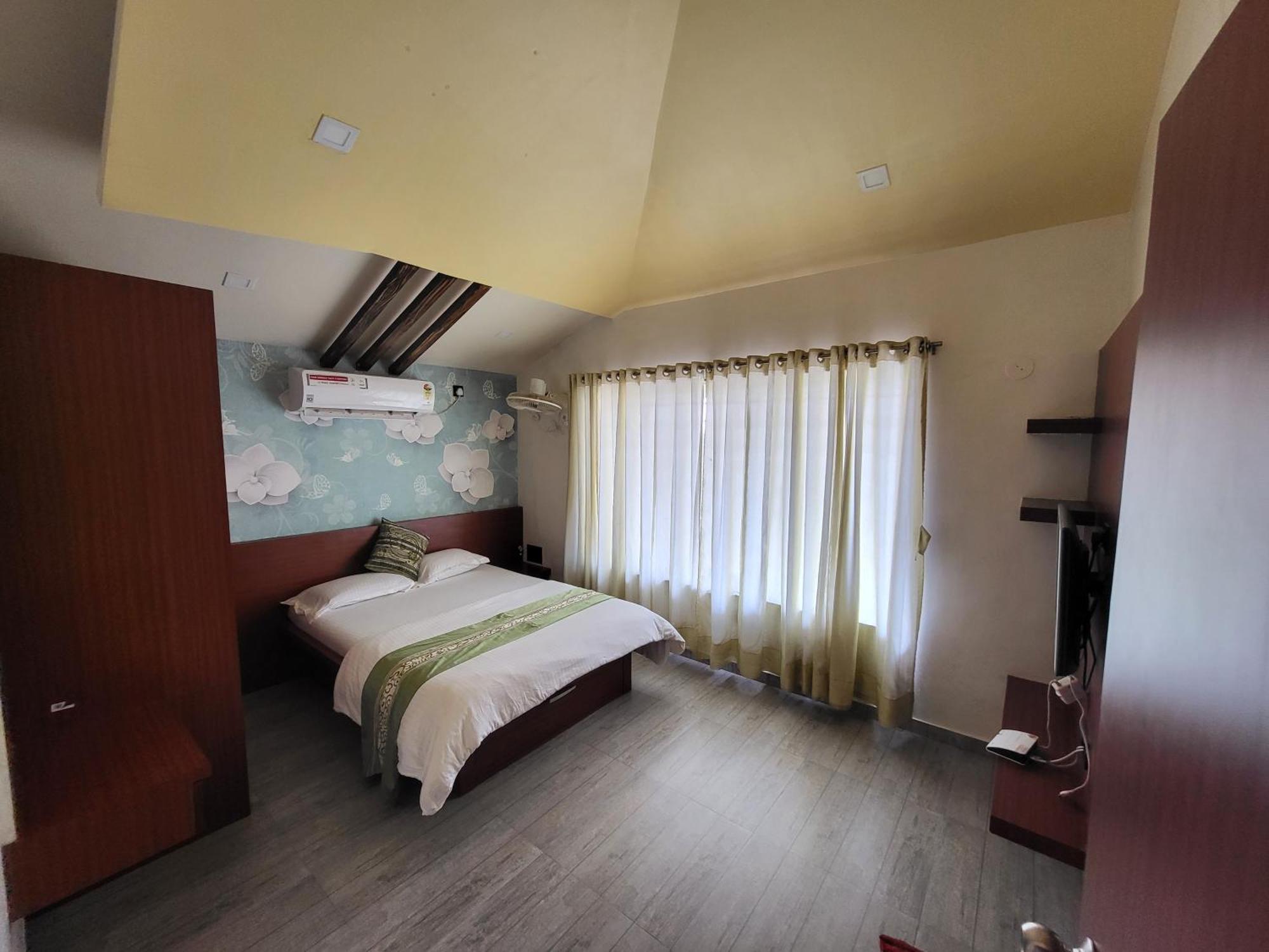 Paras Holiday Home Сатара Экстерьер фото